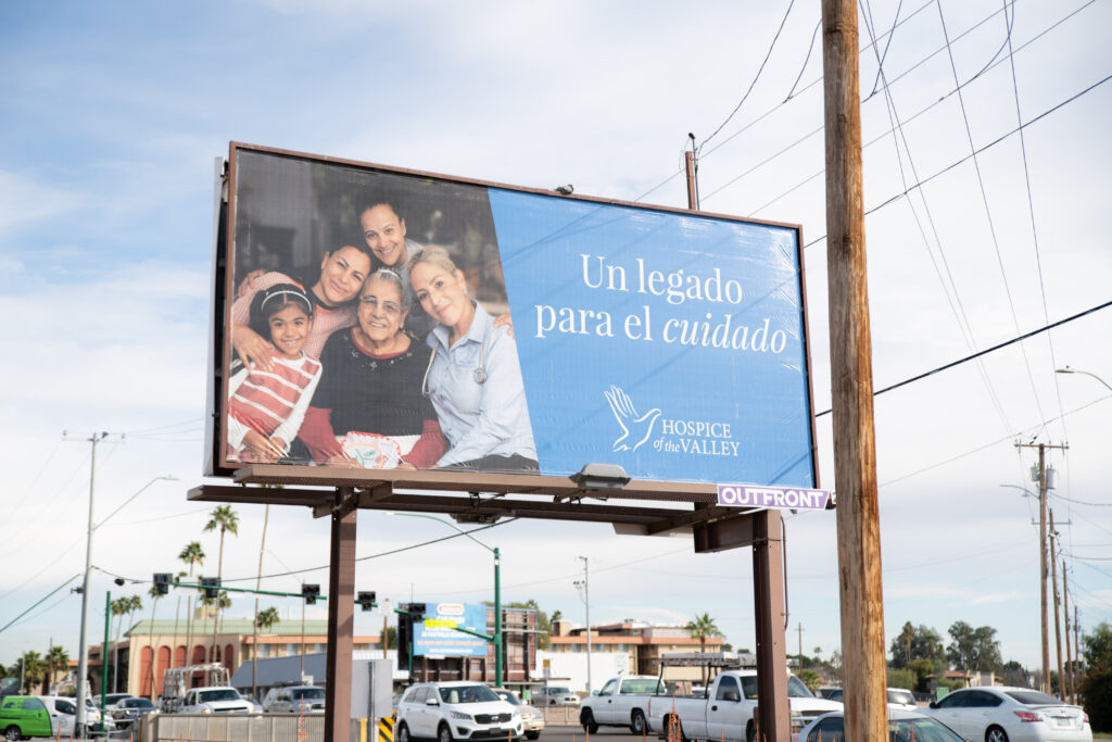 Hospice of the Valley's billboards in Spanish.